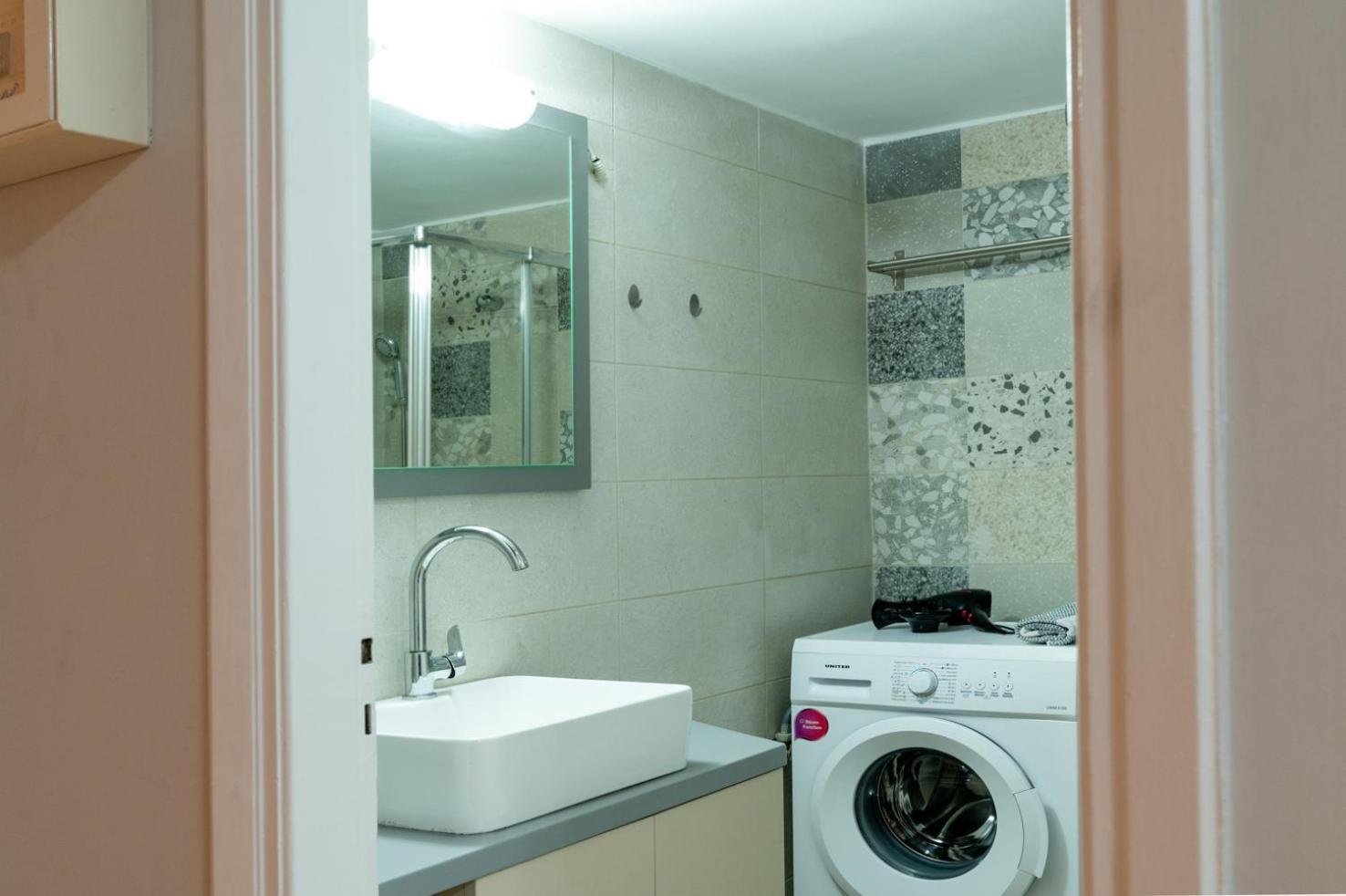 Entire Apt, 2 Bdrm, City Center أثينا المظهر الخارجي الصورة